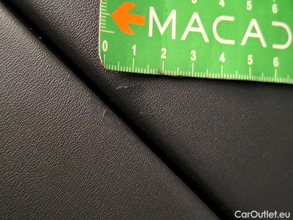  Peugeot  3008  Allure 1.5 HDi 130CV BVA8 E6d #31