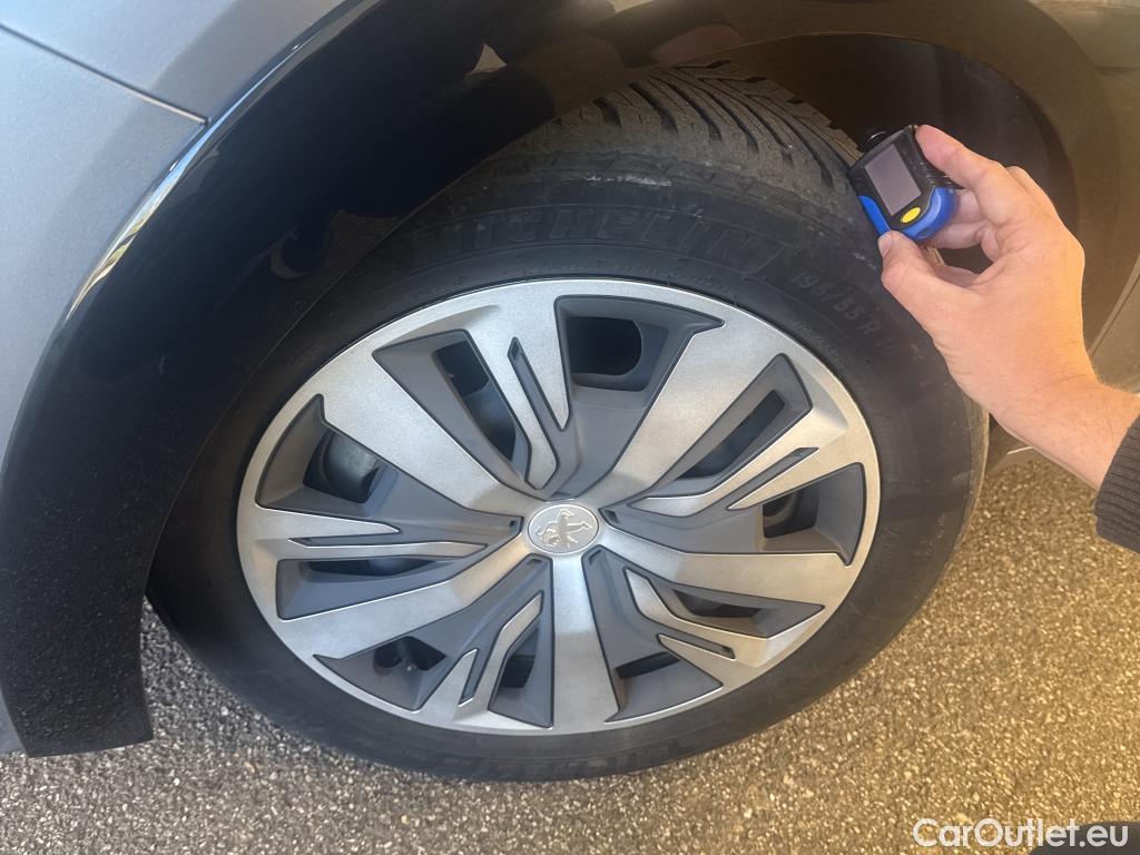  Peugeot  208  (e-) Active Business 50kWh BVA #17