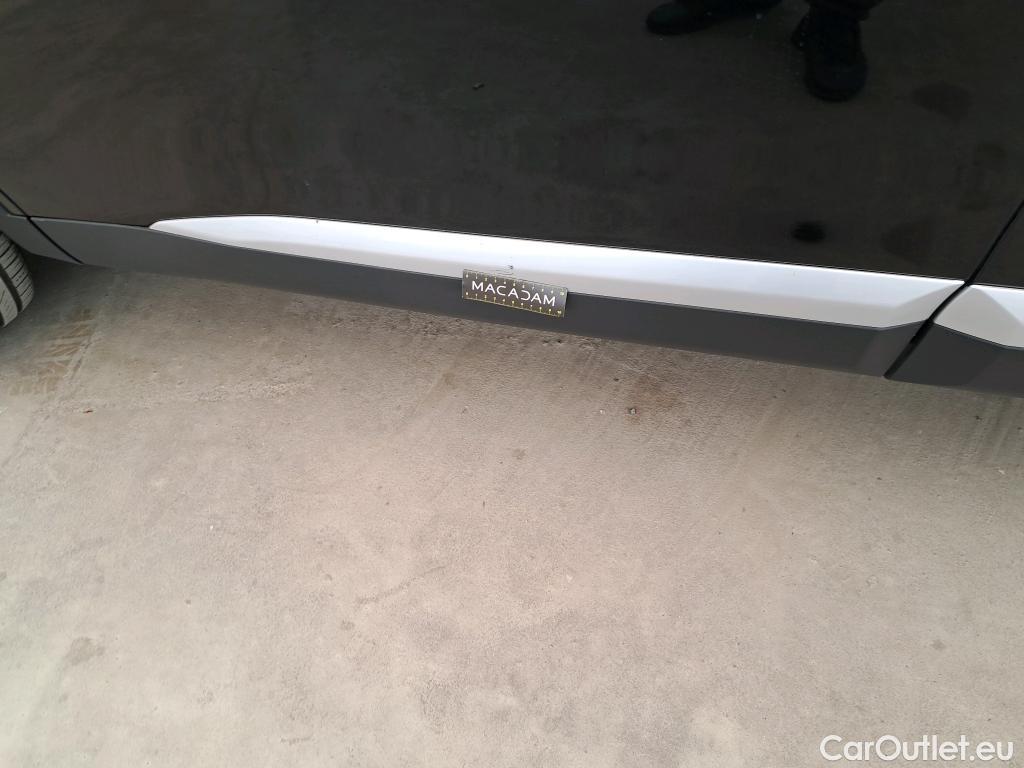  Peugeot  2008  Allure 1.5 HDi 130CV BVA8 E6d #24