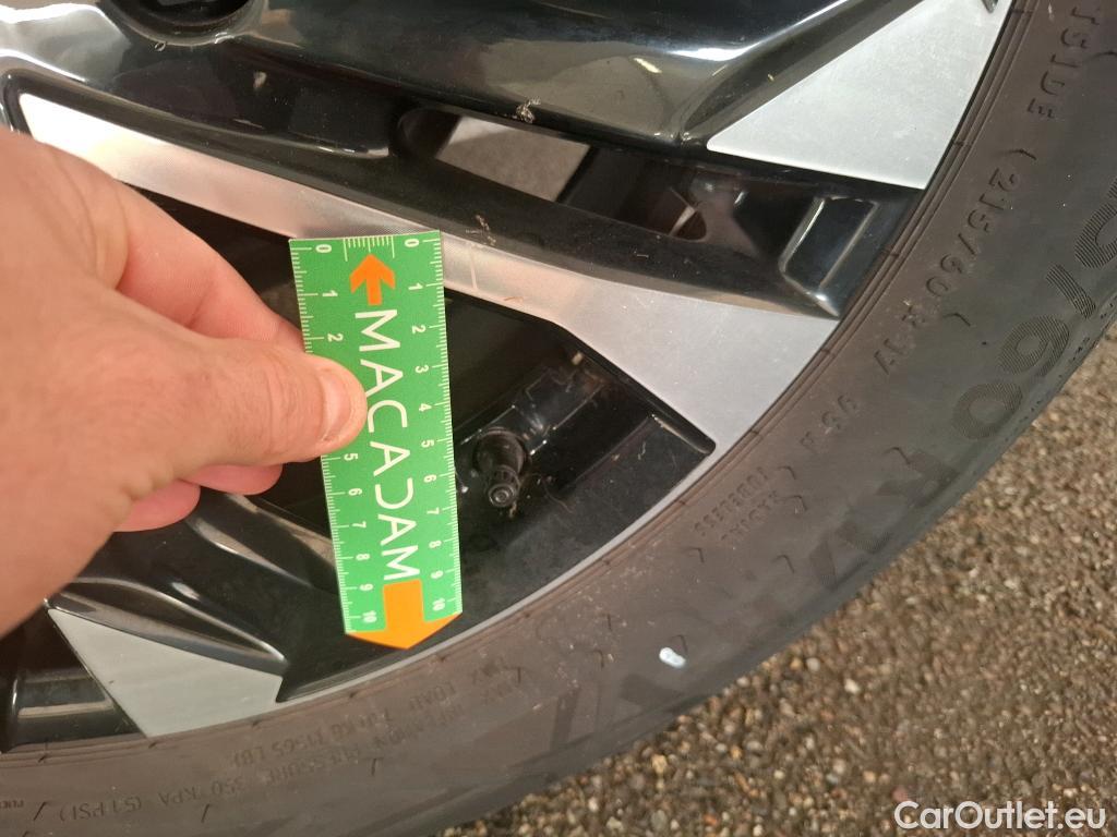  Peugeot  2008  Allure Business 1.2 PureTech 130CV BVM6 E6d / GARANTIE STELLANTIS 10 ANS VOIR PHOTO 2 #24