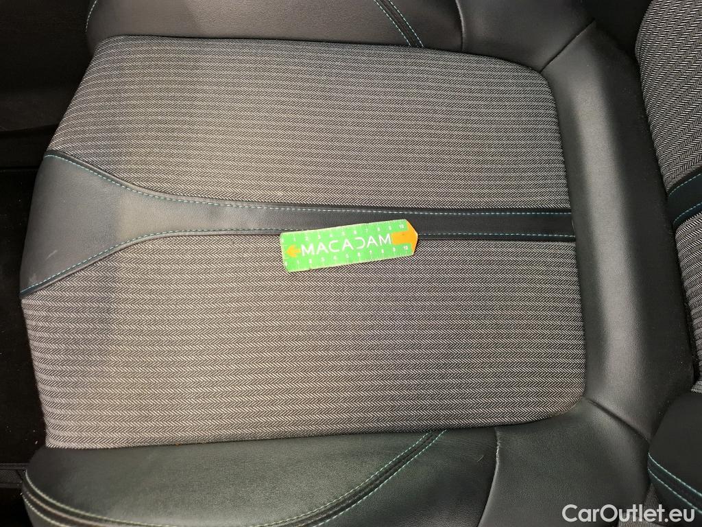  Peugeot  3008  Allure 1.5 HDi 130CV BVA8 E6d #32