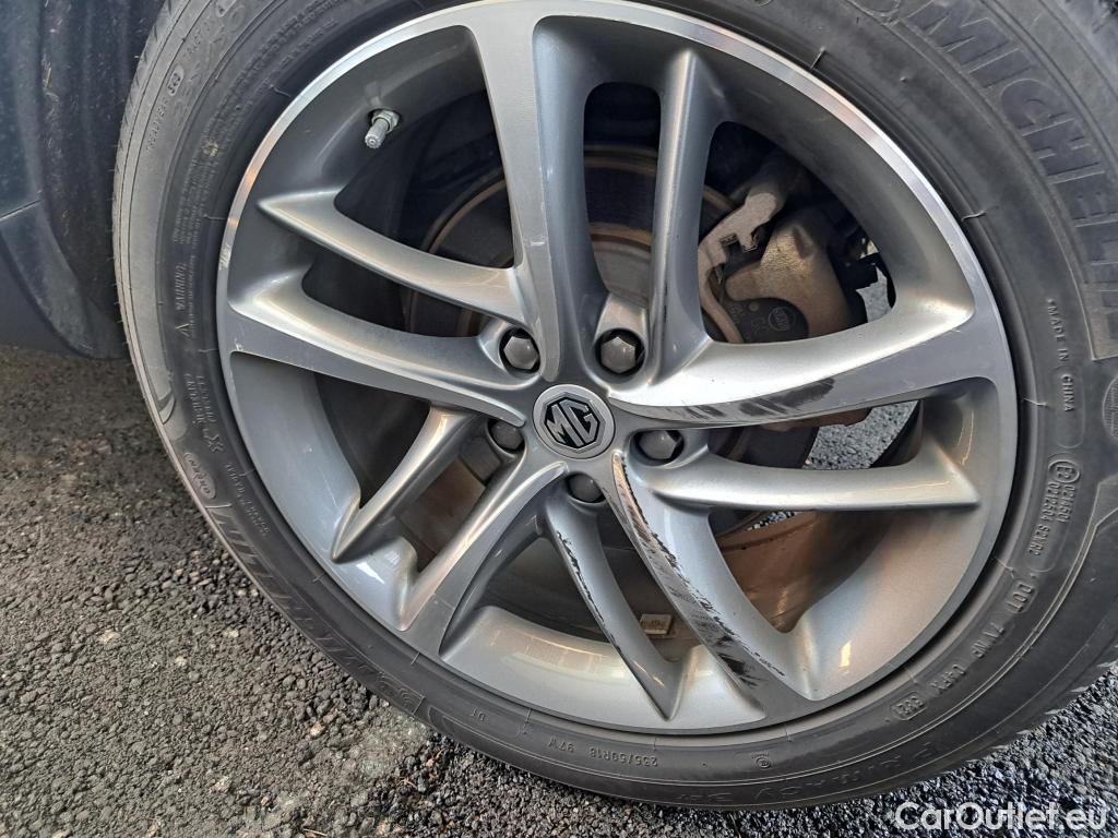  MG  EHS MG  / 2021 / 5P / SUV 1.5T GDI PHEV Luxury Auto #17