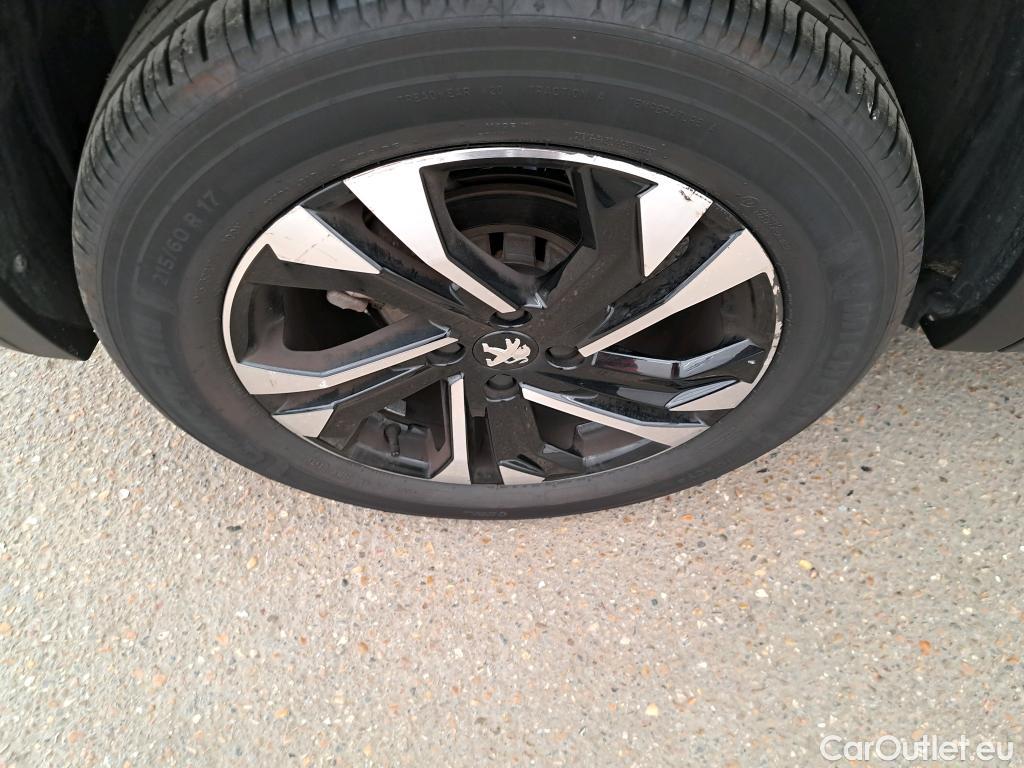  Peugeot  2008  Allure 1.5 HDi 130CV BVA8 E6d #19