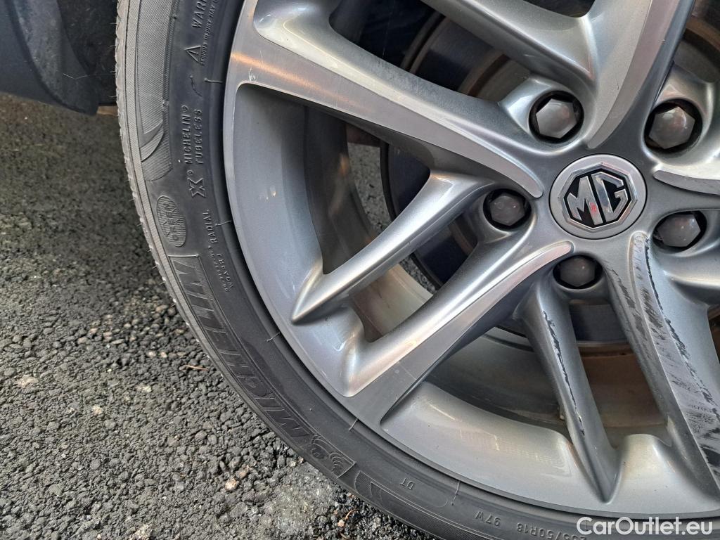  MG  EHS MG  / 2021 / 5P / SUV 1.5T GDI PHEV Luxury Auto #19