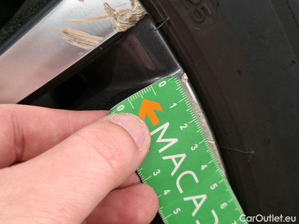  Peugeot  3008  Allure 1.5 HDi 130CV BVA8 E6d #44