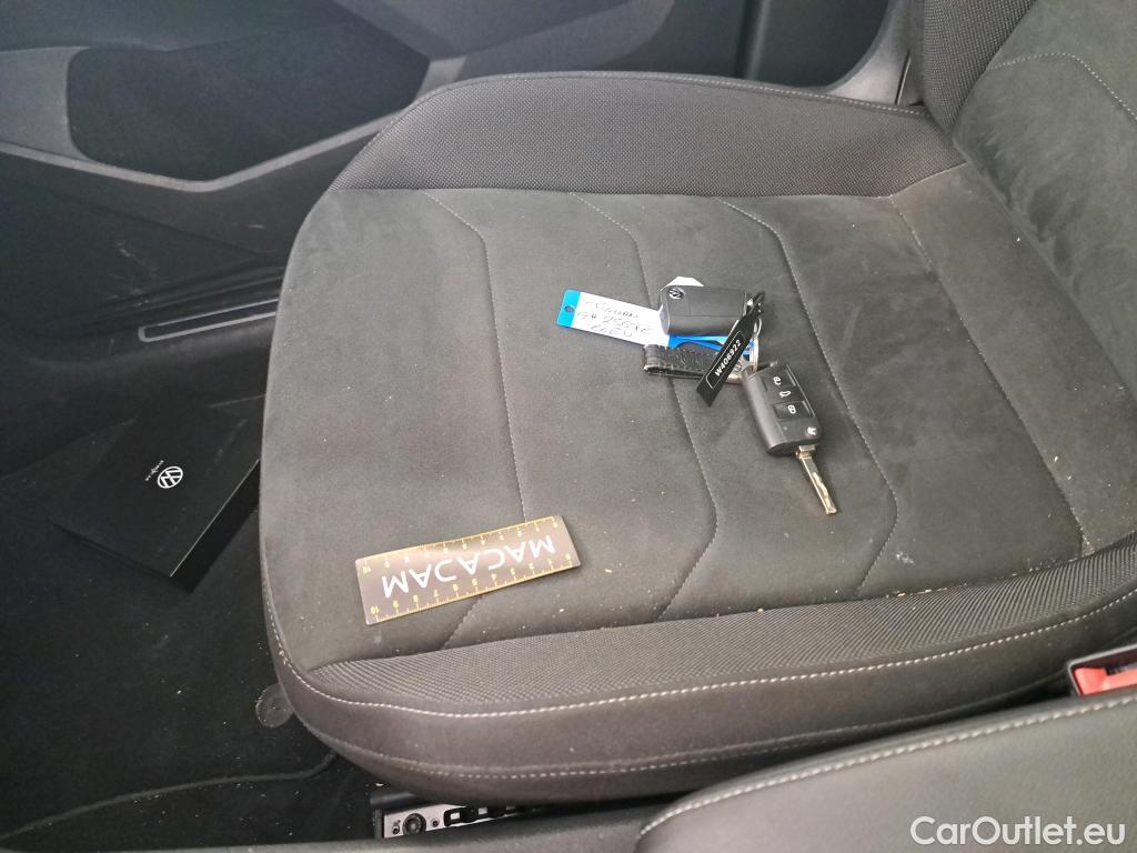  Volkswagen  Tiguan VOLKSWAGEN  / 2020 / 5P / SUV 1.4 eHybrid 245 DSG6 Elegance #2