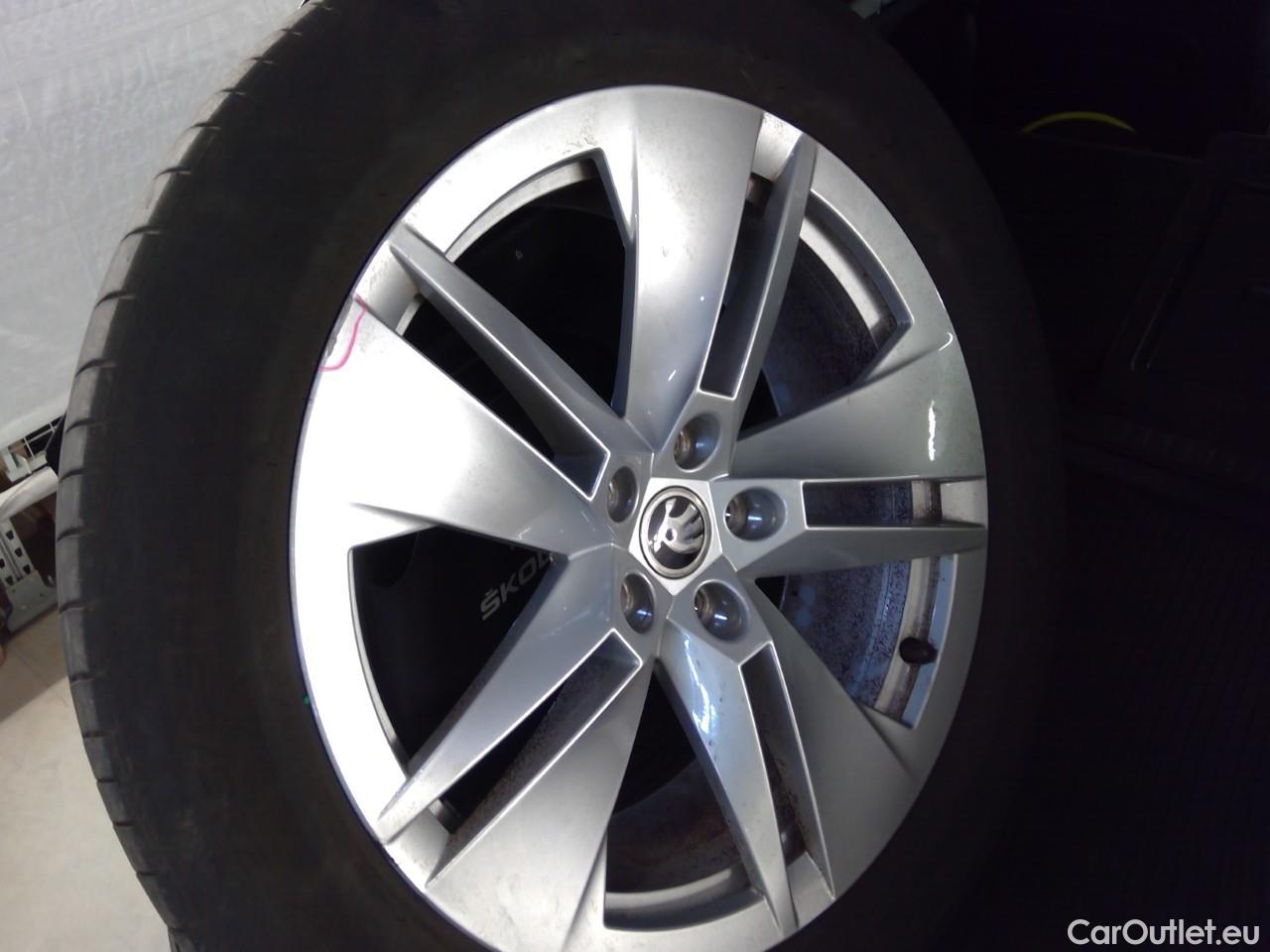  Skoda  ENYAQ  iV80 5d #2