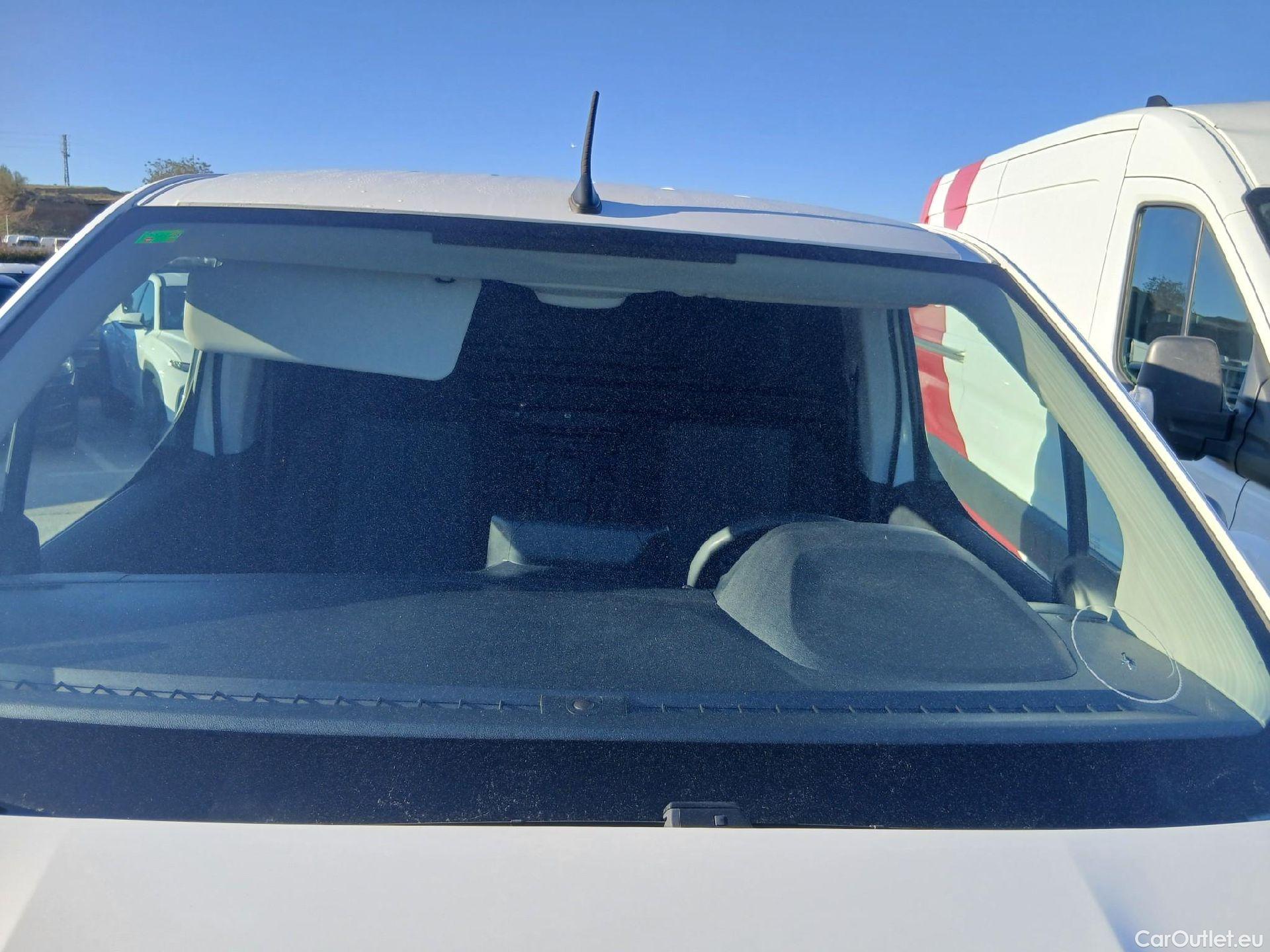  Peugeot  Partner PEUGEOT  / 2018 / 3P / furgón derivado de turismo Pro Standard 600kg BlueHDi 73kW #4