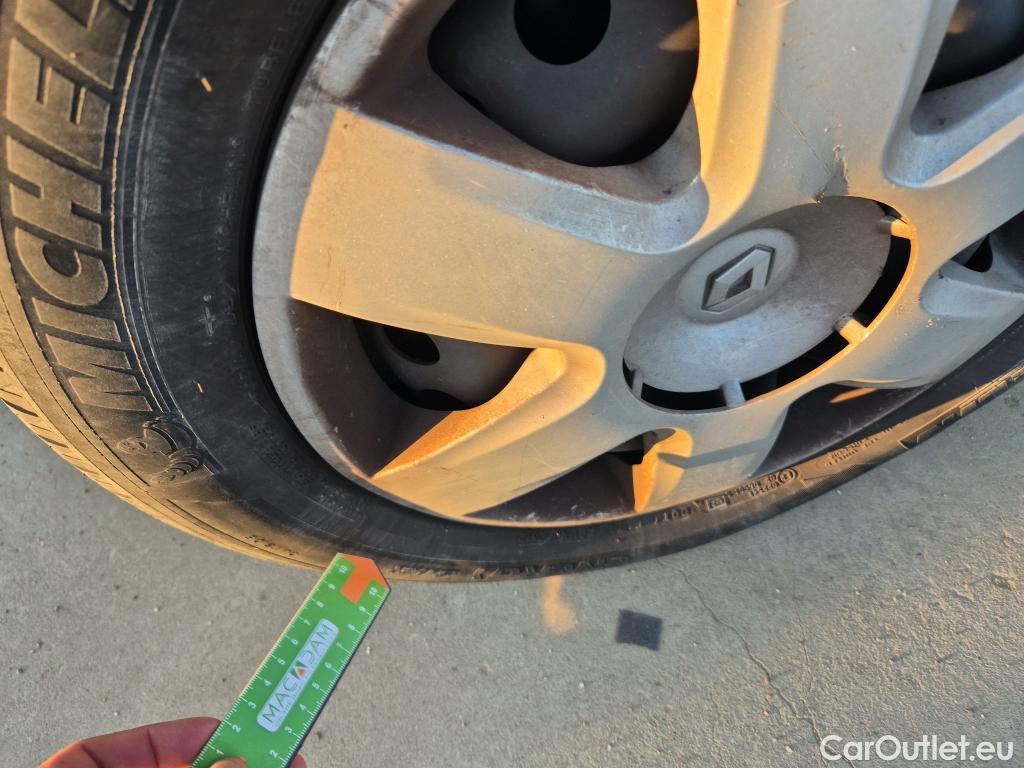  Renault  Kangoo RENAULT  COMBI VU 4p 2G combi C/Profesional 2011 dCi 90 E5 (RCI) #32