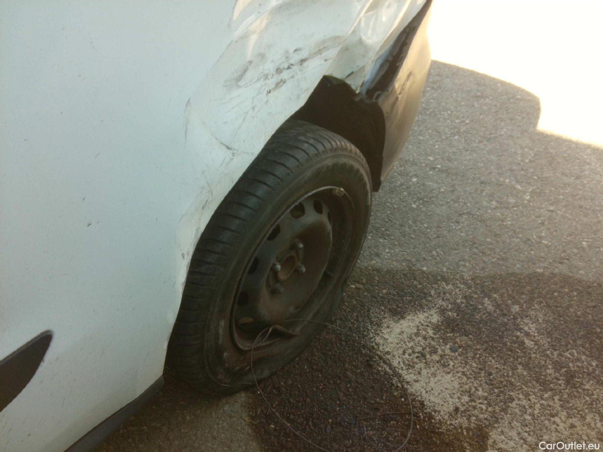  Ford  Transit FORD  Courier/2014/4P/furgón der.turis Van 1.5 TDCi 56kW Trend #25