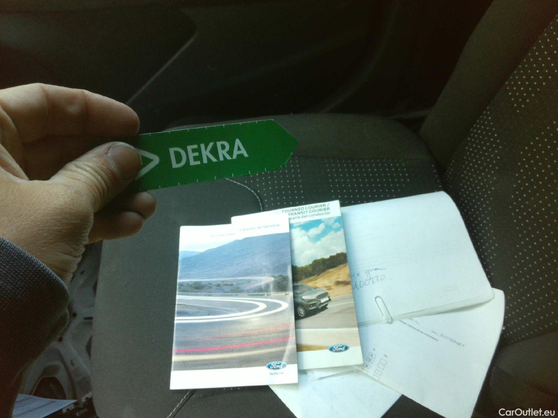  Ford  Transit FORD  Courier/2014/4P/furgón der.turis Van 1.5 TDCi 56kW Trend #41