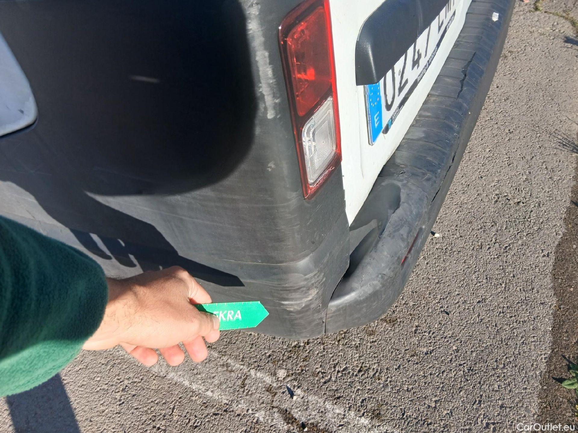  Renault  Trafic RENAULT  / 2019 / 4P / furgón Furgón 27 L1H1 Energy BluedCi 88 kW (AC) #22