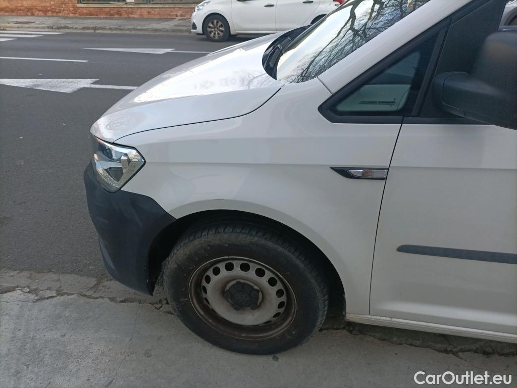  Volkswagen  Caddy VOLKSWAGEN  / 2015 / 4P / furgón derivado de turismo Profesional Furgón 2.0 TDI 75kW BMT (CX) #38