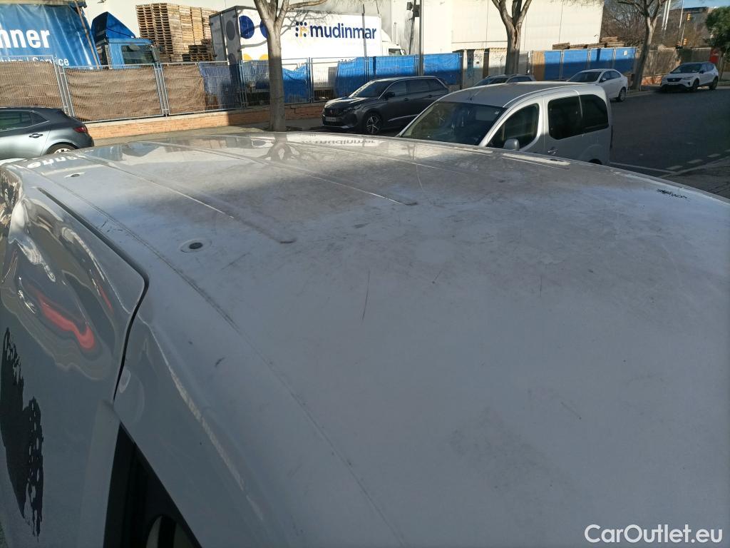  Volkswagen  Caddy VOLKSWAGEN  / 2015 / 4P / furgón derivado de turismo Profesional Furgón 2.0 TDI 75kW BMT (CX) #16