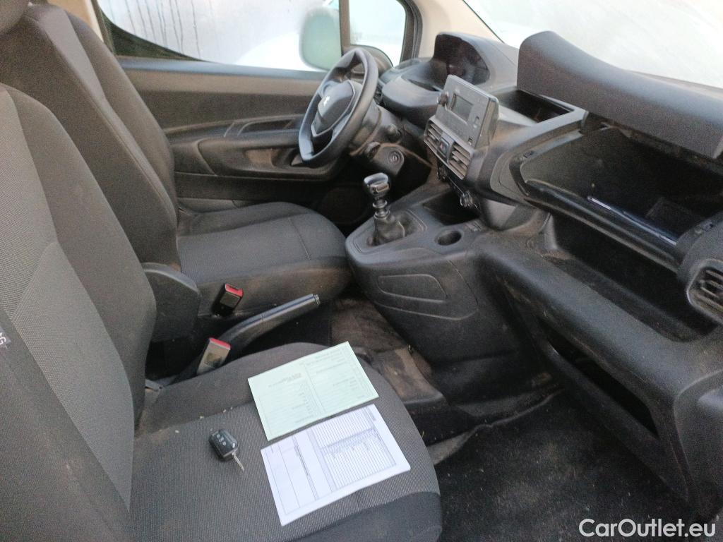  Peugeot  RIFTER PEUGEOT  / 2018 / 4P / combi Active Standard BlueHDi 73kW (IND) #32