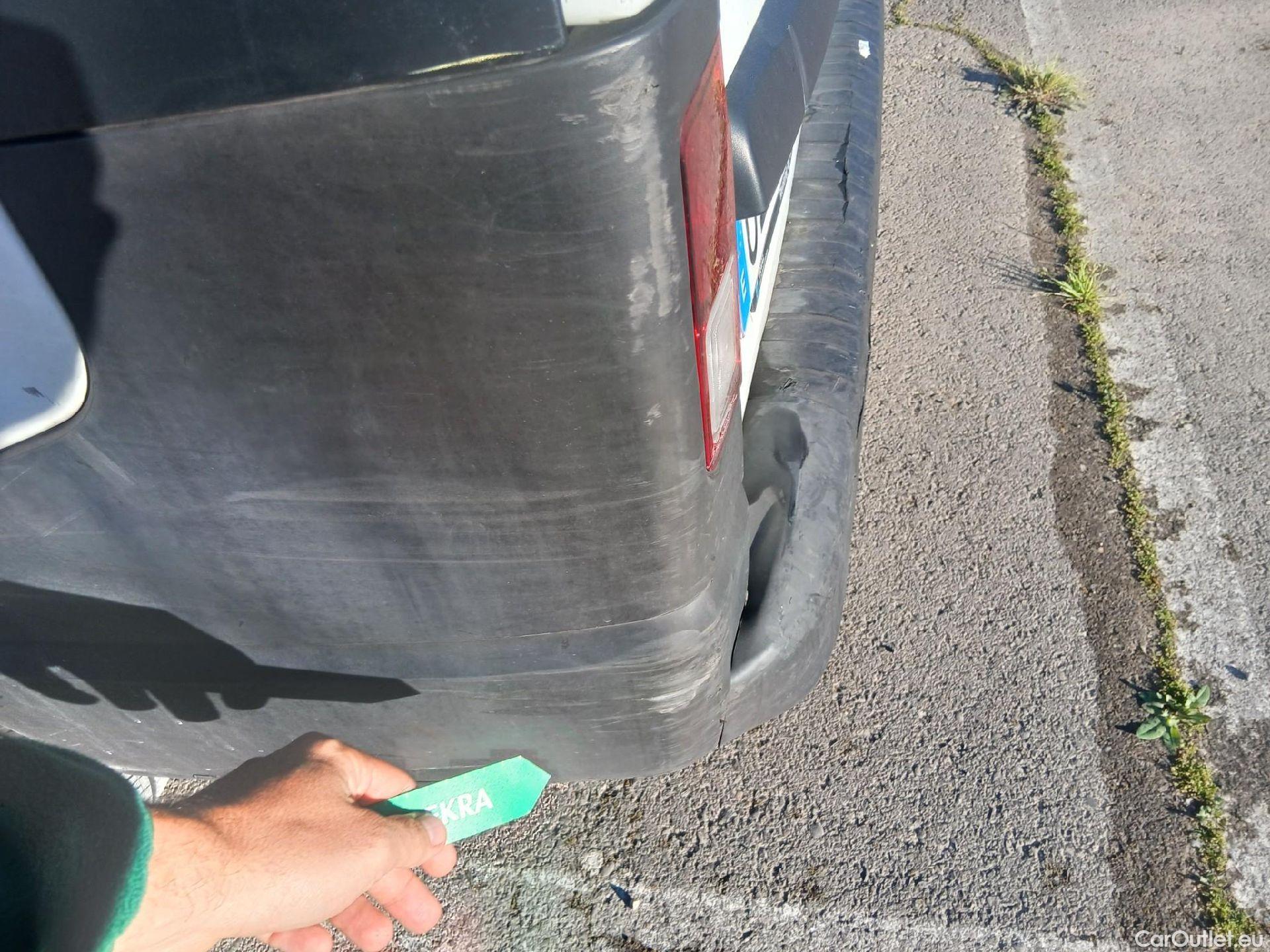  Renault  Trafic RENAULT  / 2019 / 4P / furgón Furgón 27 L1H1 Energy BluedCi 88 kW (AC) #24