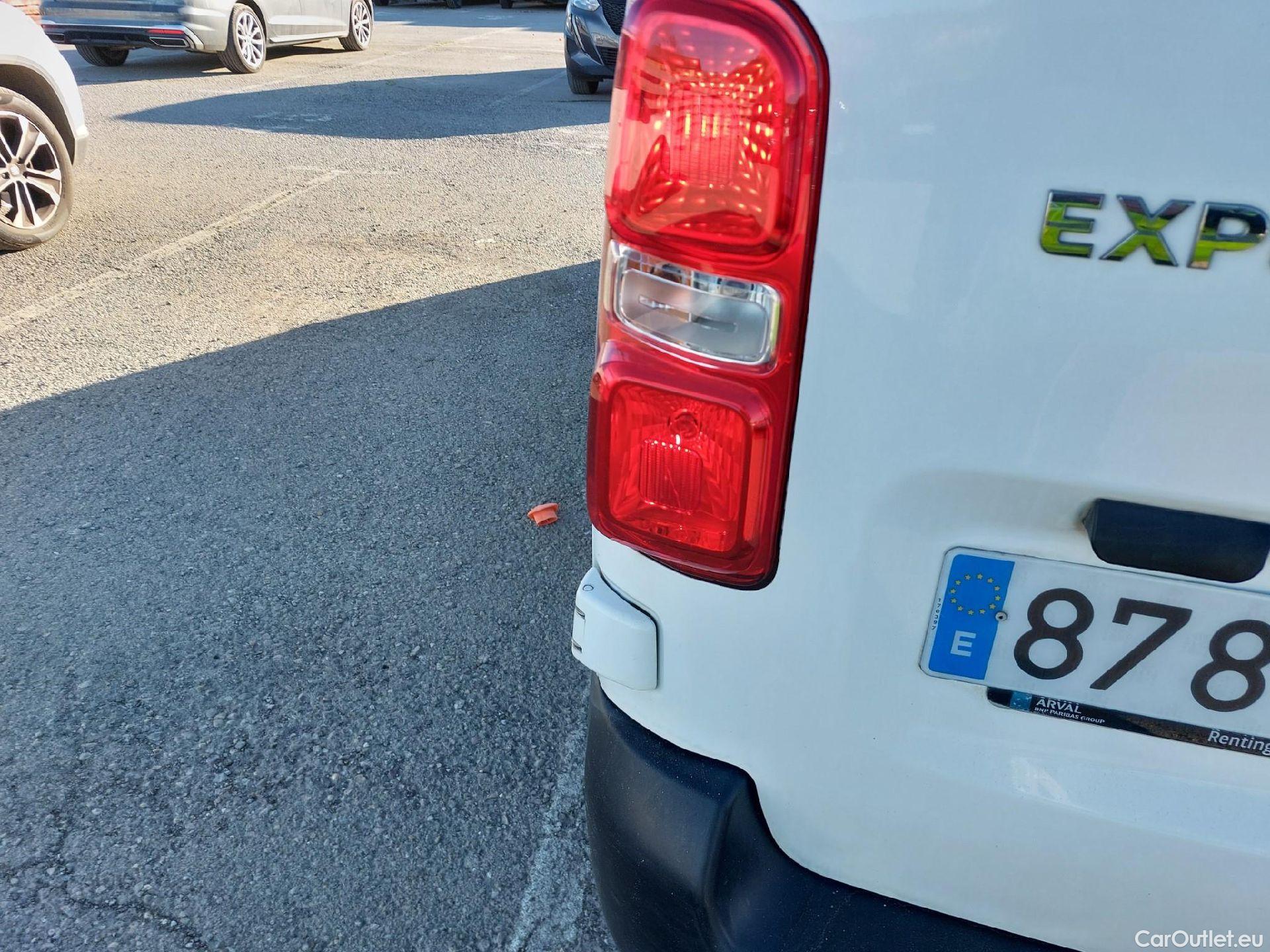  Peugeot  Expert PEUGEOT  / 2016 / 4P / furgón Furgón Premium 1.5 BlueHDi 100 Standard (AC) #9