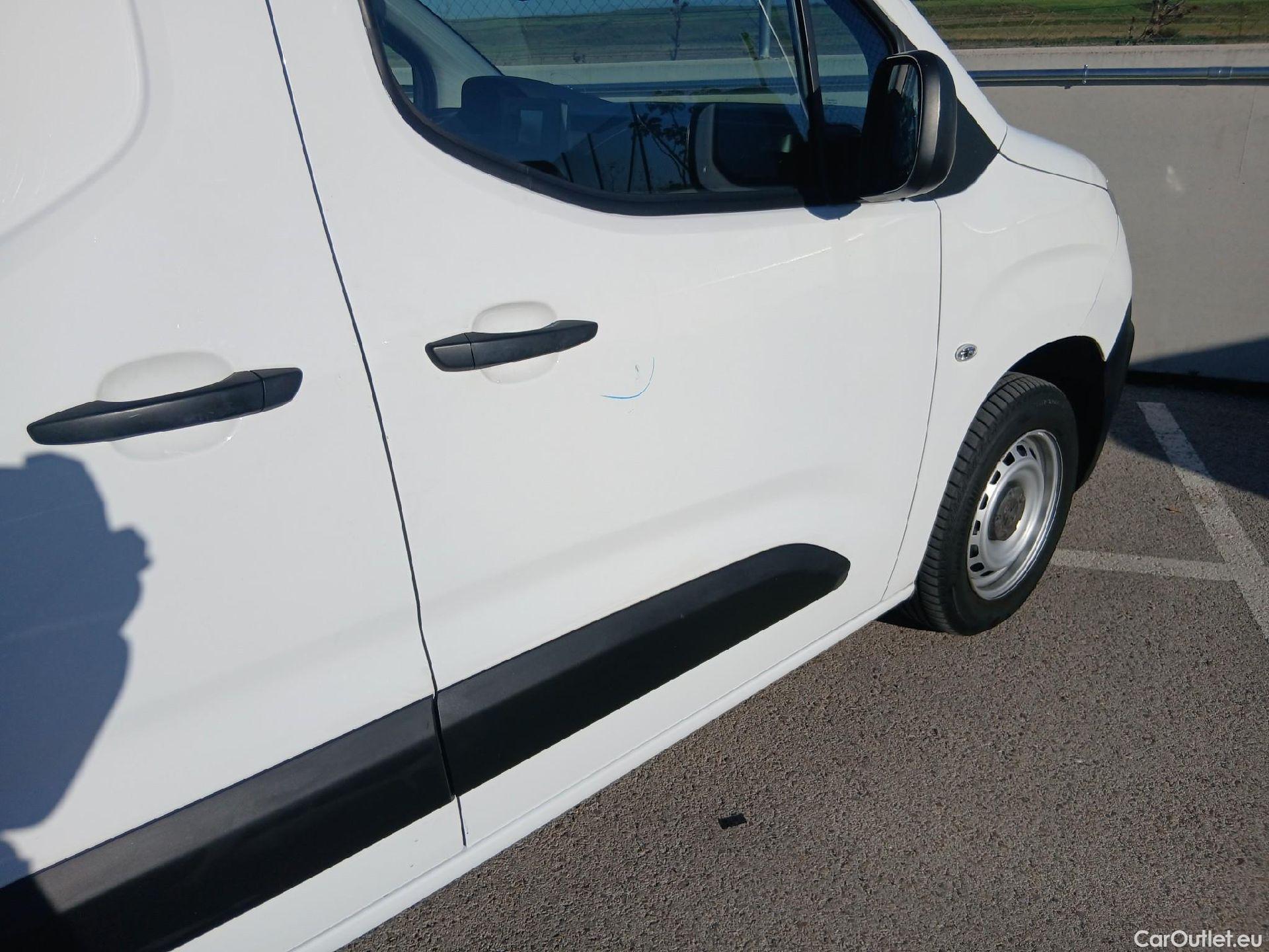  Peugeot  Partner PEUGEOT  / 2018 / 3P / furgón derivado de turismo Pro Standard 600kg BlueHDi 73kW #11