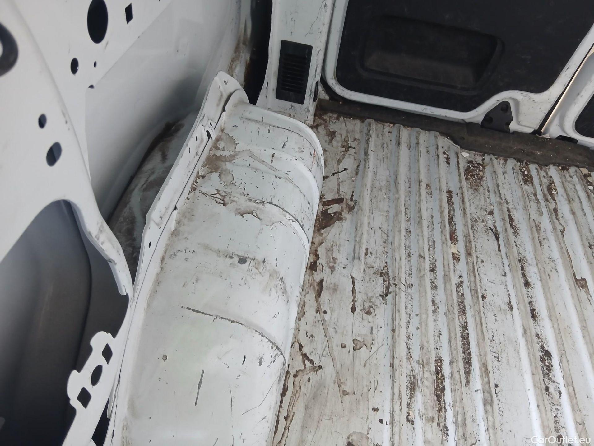  Renault  Trafic RENAULT  / 2019 / 4P / furgón Furgón 27 L1H1 Energy BluedCi 88 kW (AC) #57