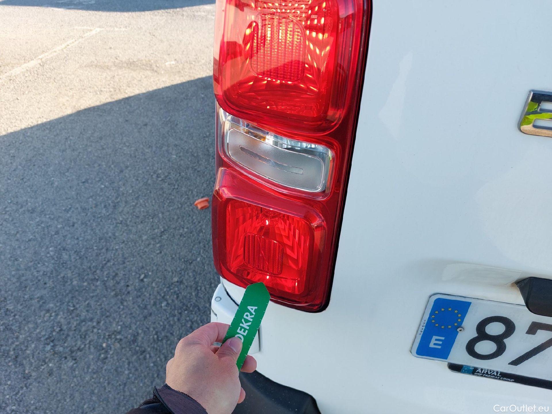  Peugeot  Expert PEUGEOT  / 2016 / 4P / furgón Furgón Premium 1.5 BlueHDi 100 Standard (AC) #10