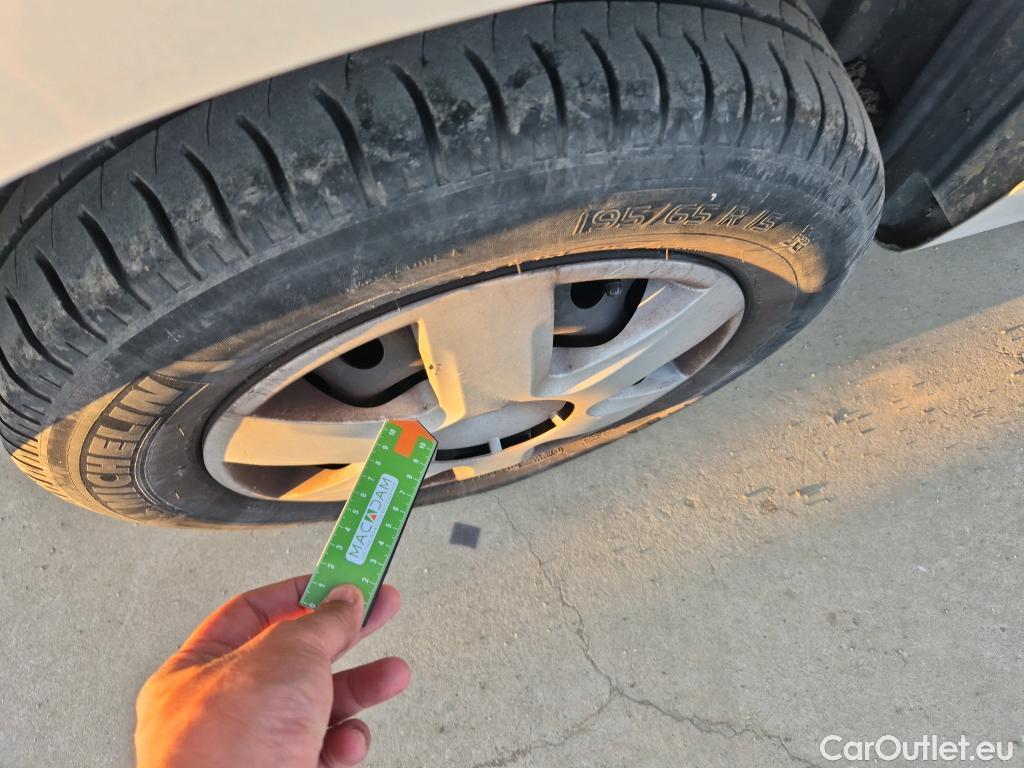  Renault  Kangoo RENAULT  COMBI VU 4p 2G combi C/Profesional 2011 dCi 90 E5 (RCI) #31