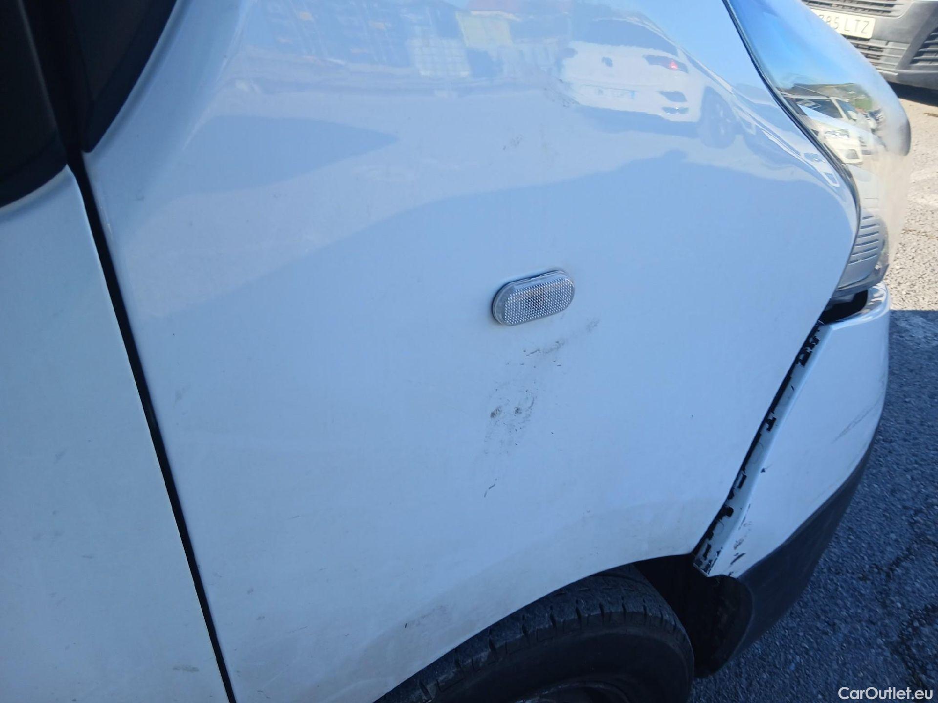  Renault  Trafic RENAULT  / 2019 / 4P / furgón Furgón 27 L1H1 Energy BluedCi 88 kW (AC) #54