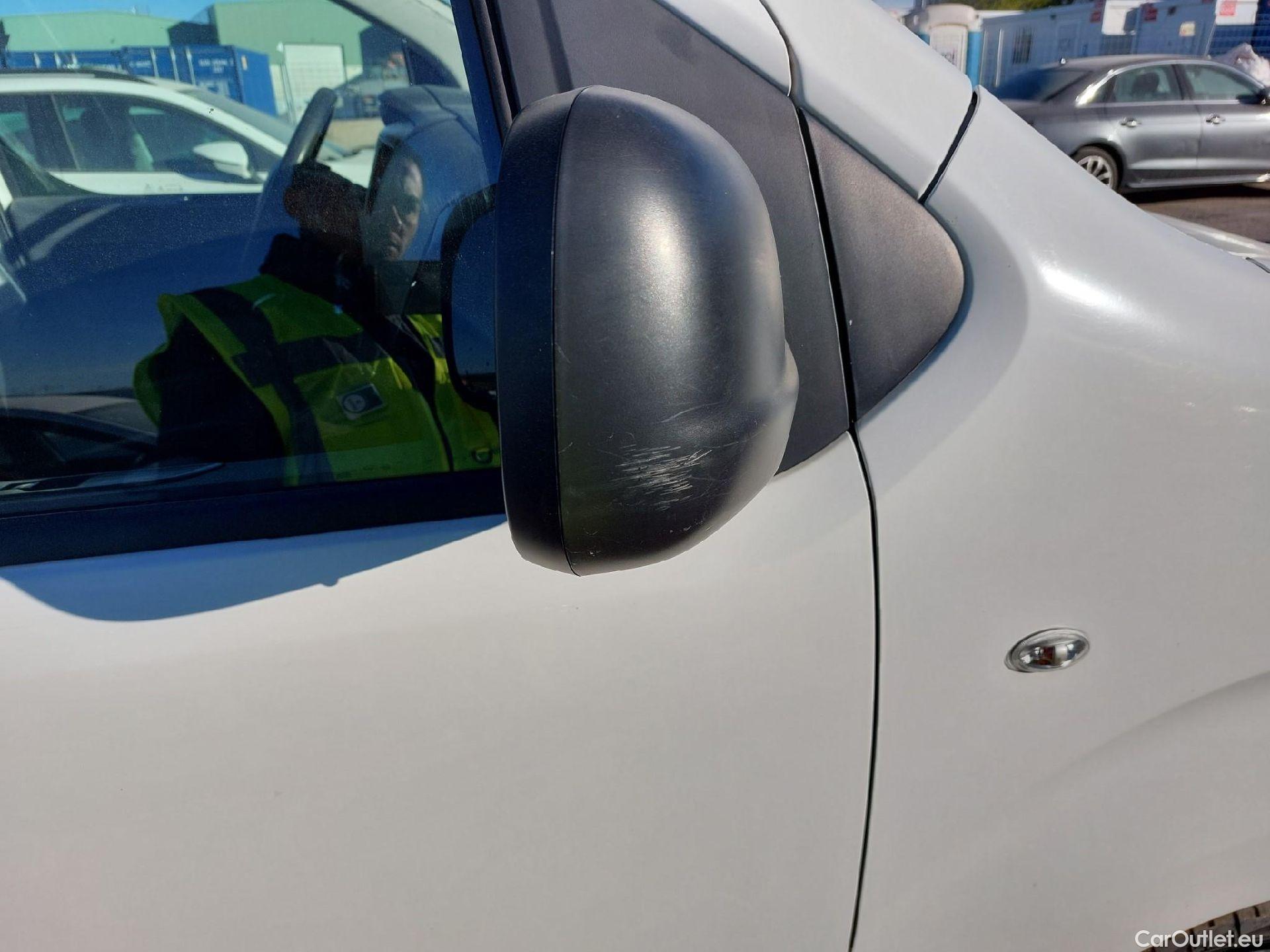  Peugeot  Expert PEUGEOT  / 2016 / 4P / furgón Furgón Premium 1.5 BlueHDi 100 Standard (AC) #20