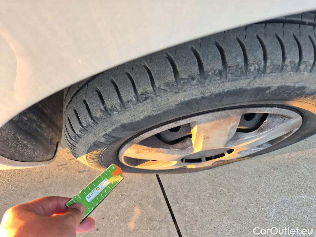  Renault  Kangoo RENAULT  COMBI VU 4p 2G combi C/Profesional 2011 dCi 90 E5 (RCI) #29