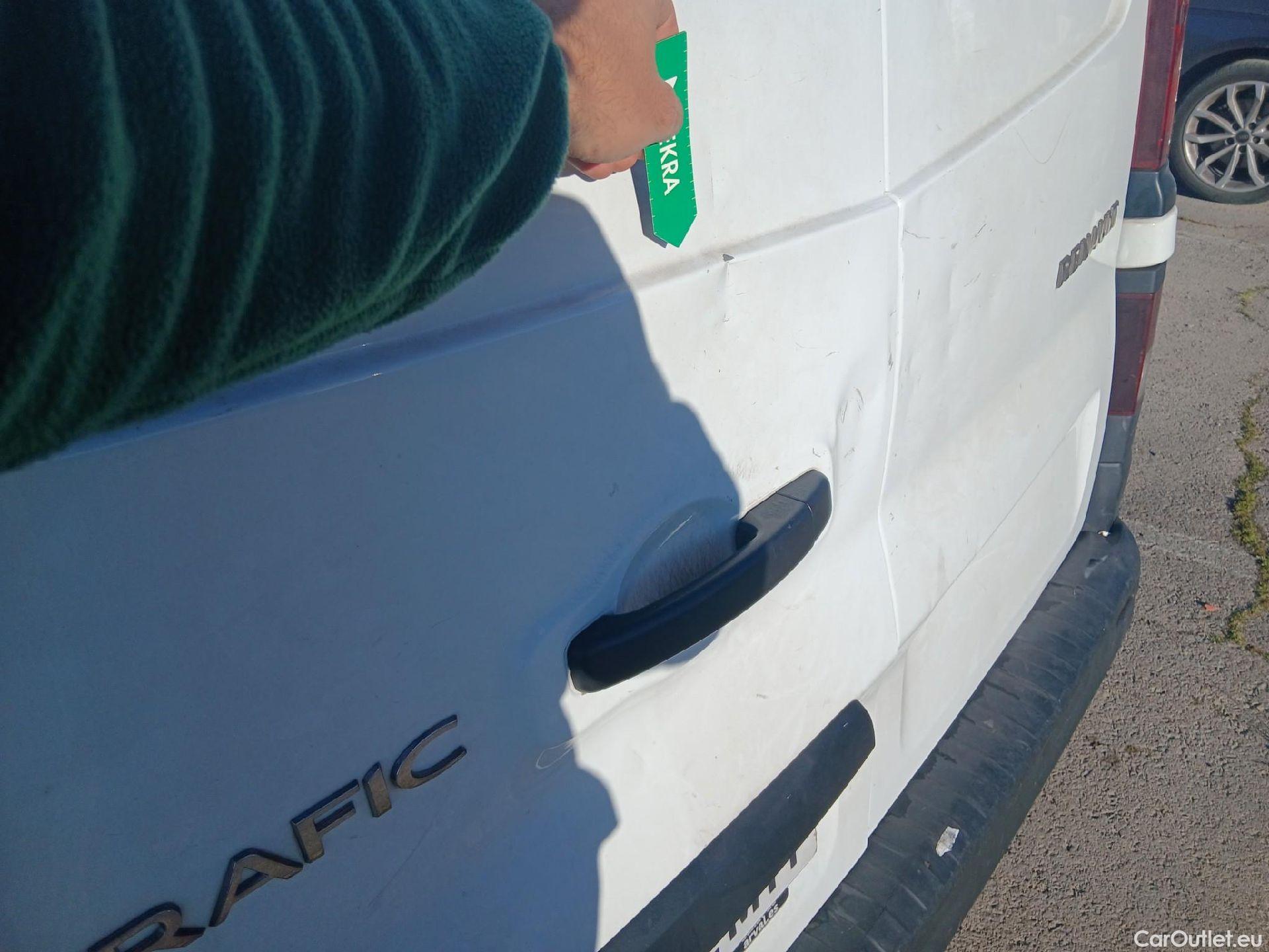  Renault  Trafic RENAULT  / 2019 / 4P / furgón Furgón 27 L1H1 Energy BluedCi 88 kW (AC) #30