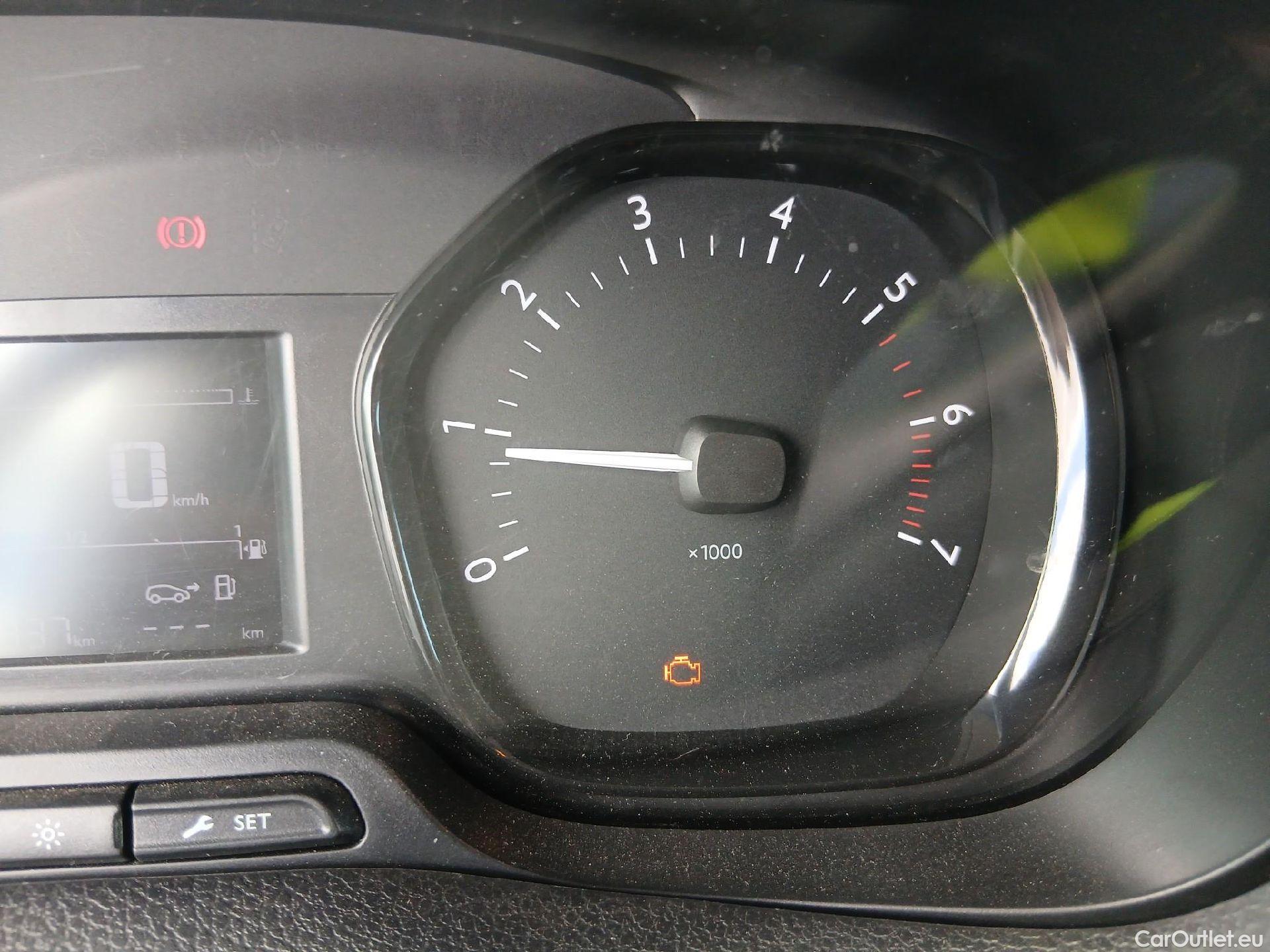  Peugeot  Expert PEUGEOT  / 2016 / 4P / furgón Furgón Pro 1.5 BlueHDi 120 Standard #1