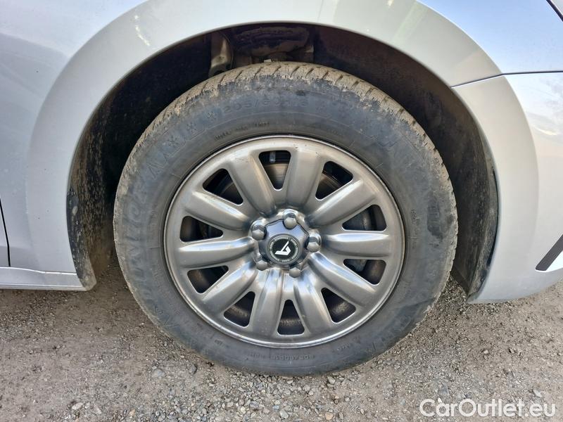  Skoda  Octavia  Combi (NX3)(2020) Oct.C.2.0TDI 110 4x4 Ambit AT #18