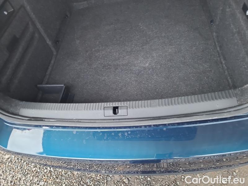  Skoda  Superb  2 (2008) Supe.FL2.0TDI 140 Style 4x4 AT #9