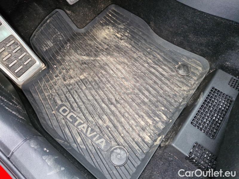  Skoda  Octavia  Lim. (NX3)(2020)  2.0 TSI 180 RS AT 5d #14