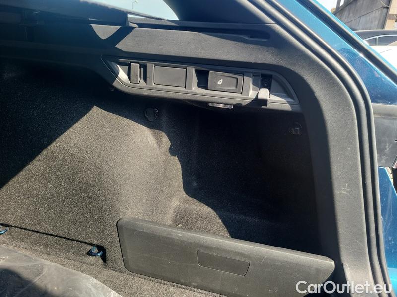  Skoda  Octavia  Combi (NX3)(2020) Oct.Com.1.0HEV 81 Style AT #6