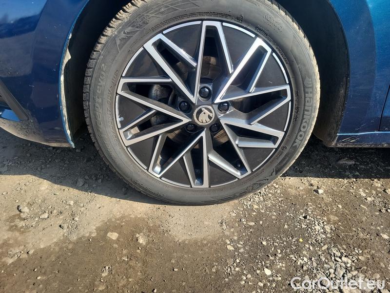  Skoda  Octavia  Combi (NX3)(2020) Oct.Com.1.0HEV 81 Style AT #1