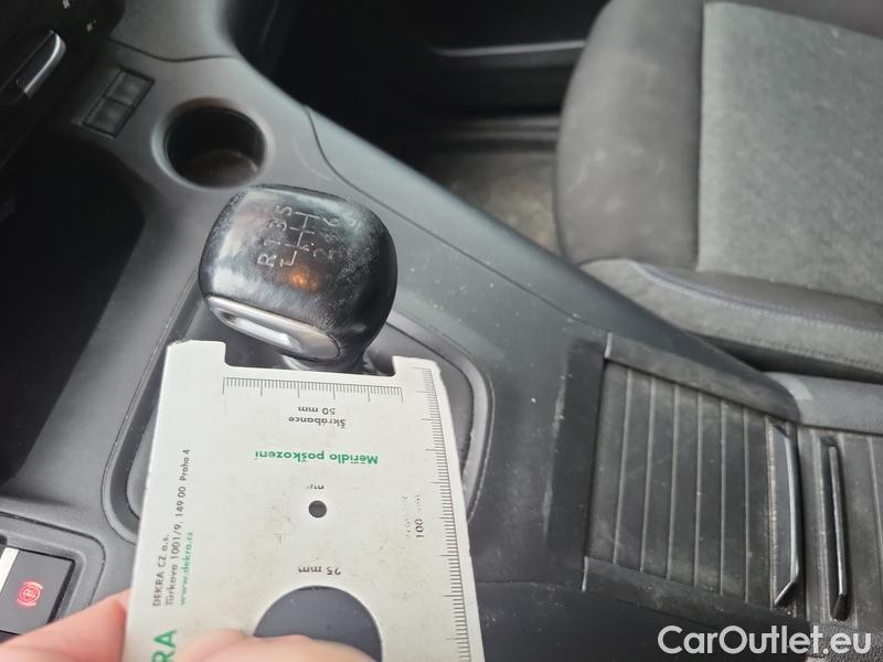  Peugeot  RIFTER   (06.2018->)  1.5BHDi 130 Allure #15