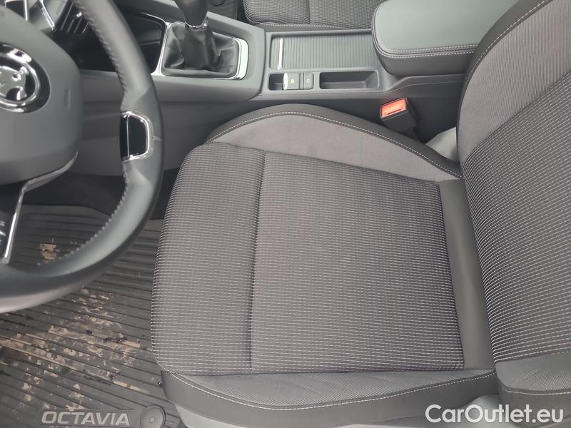  Skoda  Octavia  Lim. (NX3)(2020) Oct.2.0TDI 110 Ambition 5d #5