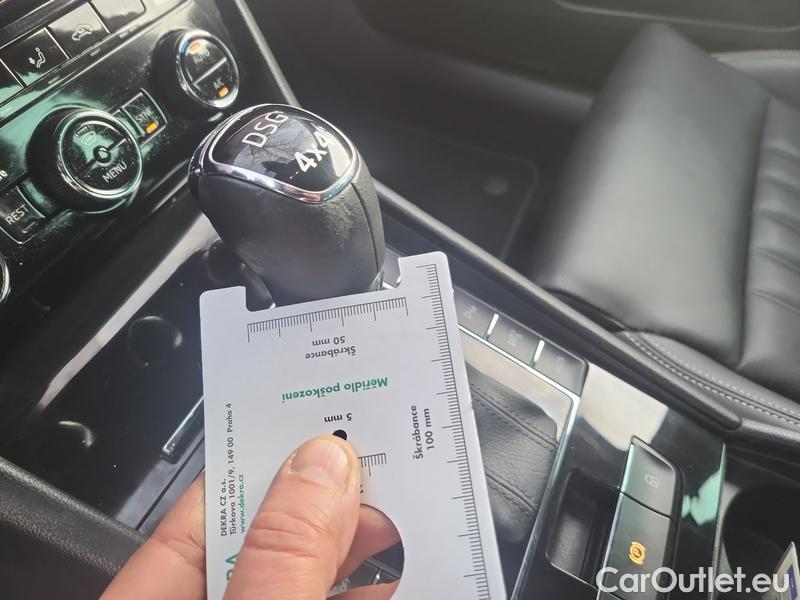  Skoda  Superb  Combi (3V5)(2015) Su.com.2.0TDI 147 4x4 L&K Aut #5