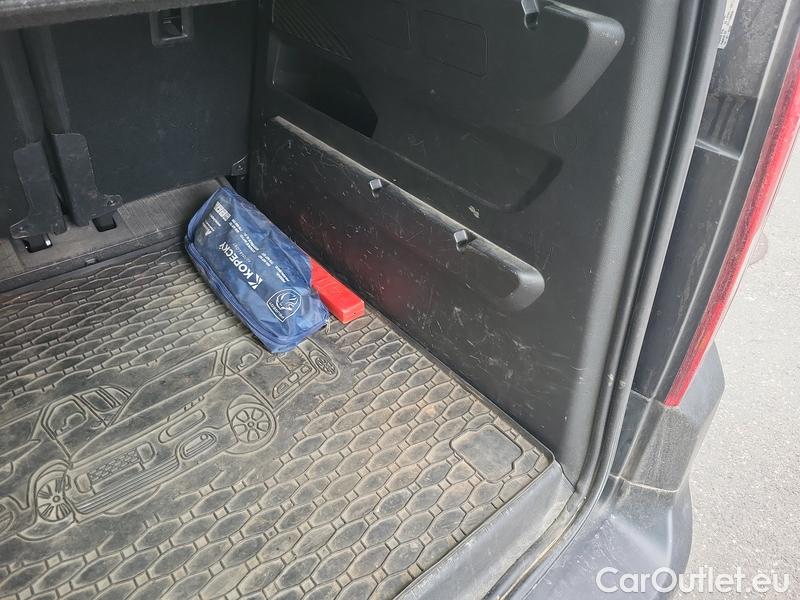  Peugeot  RIFTER   (06.2018->)  1.5BHDi 130 Allure #18