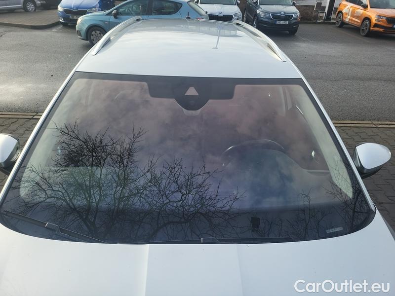  Skoda  Superb  Combi (3V5)(2015) Su.com.2.0TDI 147 4x4 L&K Aut #1