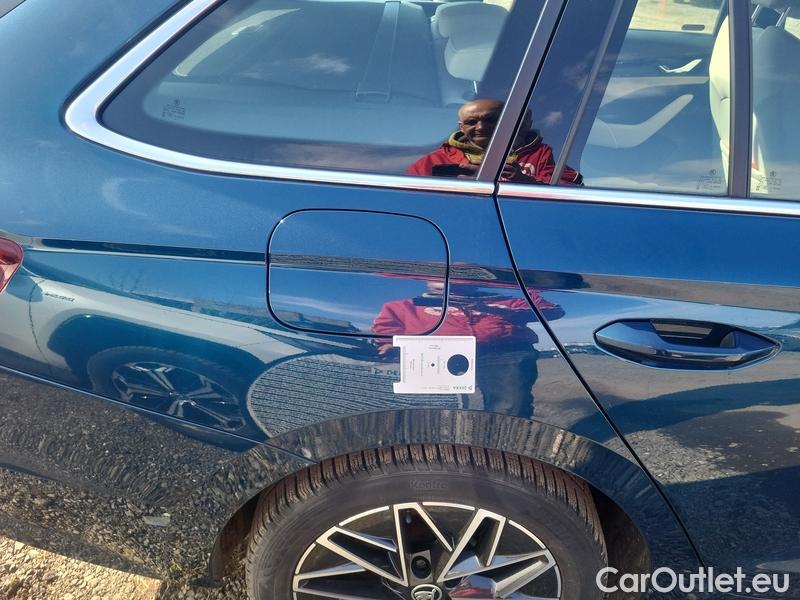  Skoda  Octavia  Combi (NX3)(2020) Oct.Com.1.0HEV 81 Style AT #8