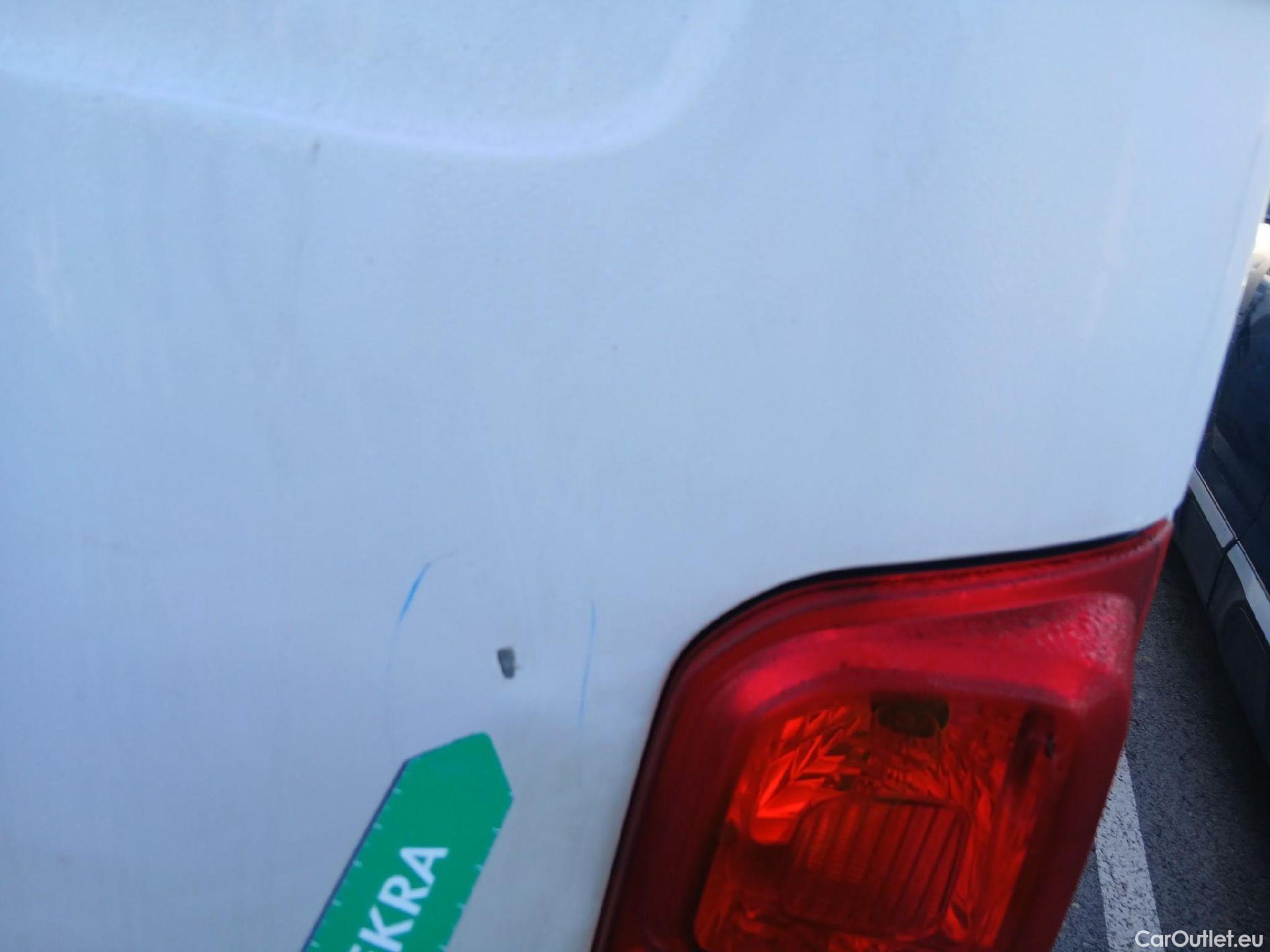  Opel  Vivaro OPEL  / 2019 / 4P / furgón 1.5 Diésel 74kW (100CV) M Std Express #31