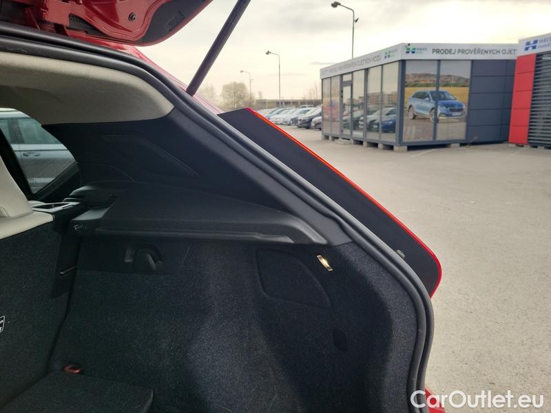  Volvo  XC 40  (2017->) XC40 T5 Momentum AWD AT #16