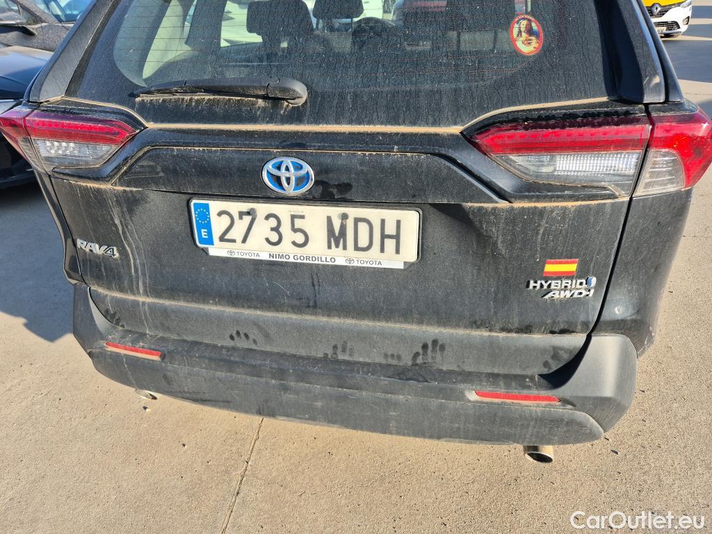  Toyota  RAV4 TOYOTA  / 2018 / 5P / todoterreno 2.5l 220H Business 4WD #43