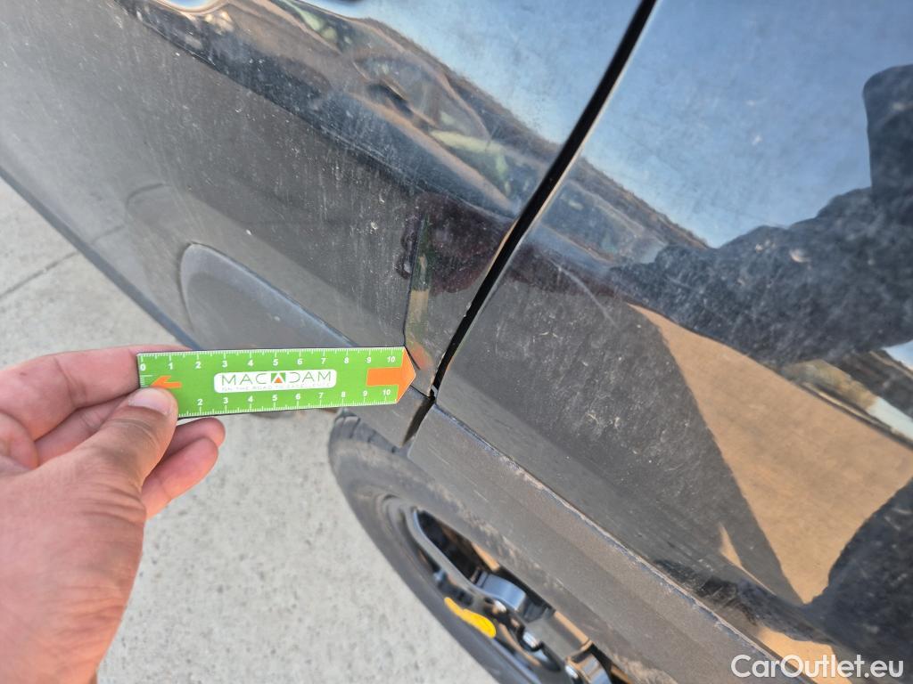  Toyota  RAV4 TOYOTA  / 2018 / 5P / todoterreno 2.5l 220H Business 4WD #36