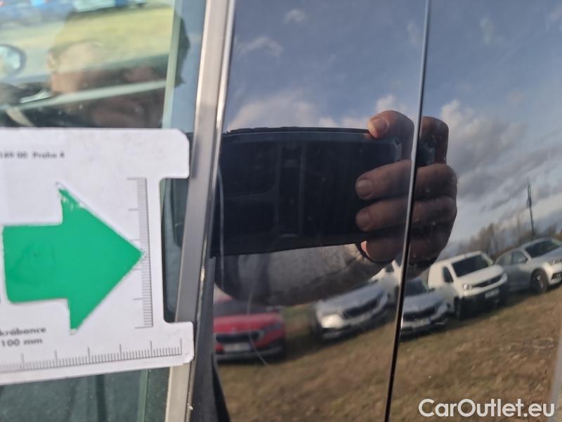  Volkswagen  Golf  VIII (CD1) (2019) Var.1.0TSI 81 Life 5d #4