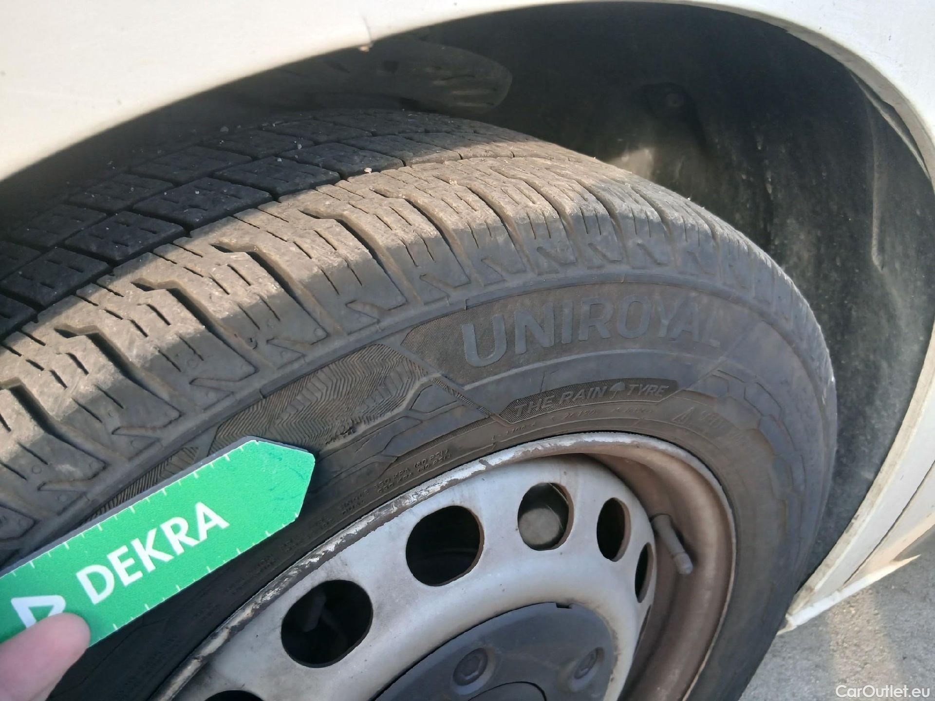  Opel  Vivaro OPEL  / 2019 / 4P / furgón 1.5 Diésel 74kW (100CV) M Std Express #3