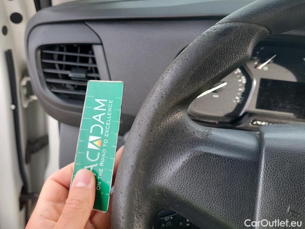  Peugeot  Expert PEUGEOT  / 2016 / 4P / furgón Furgón Premium 2.0 BlueHDi 120 Standard #10