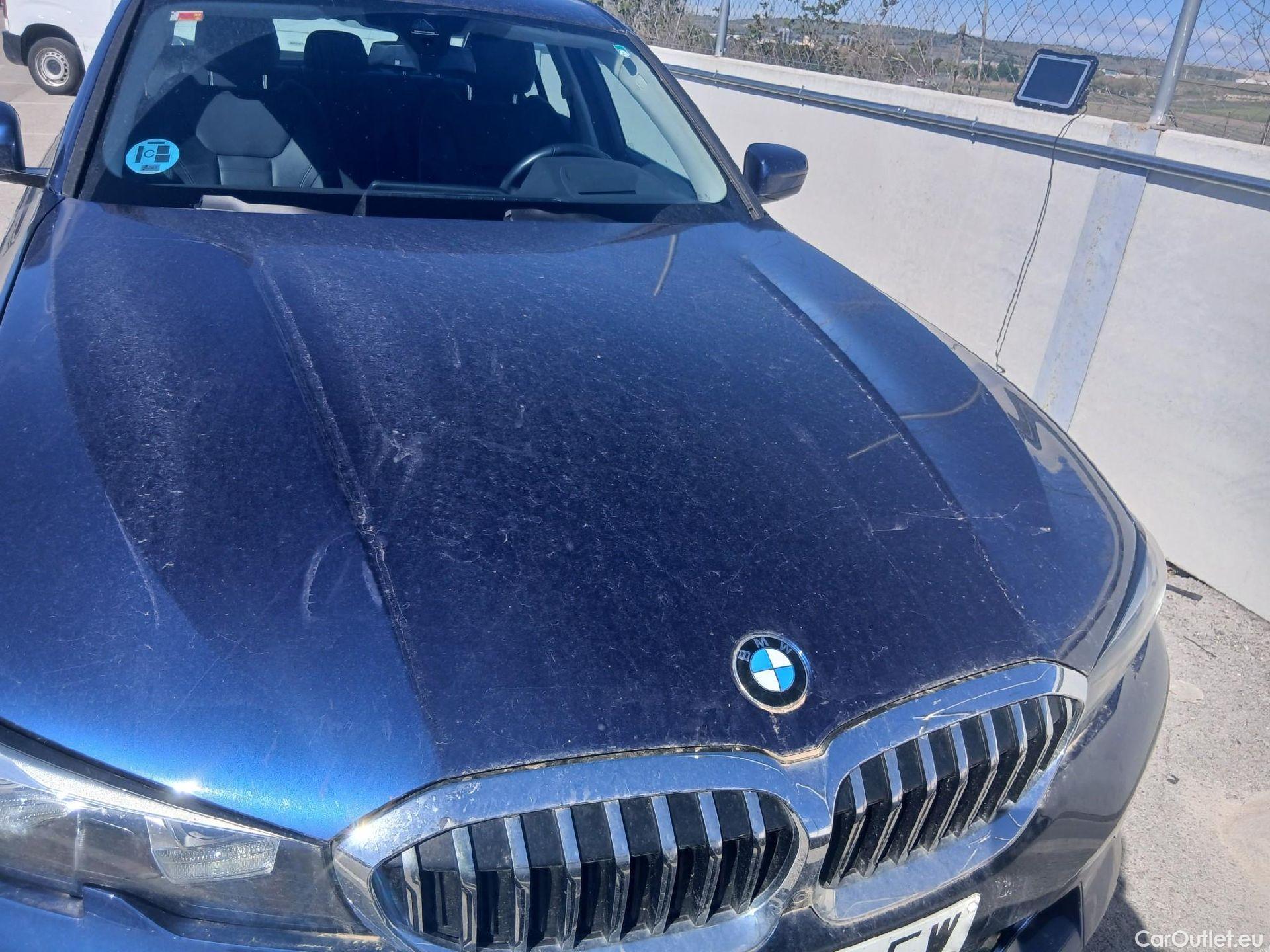  Bmw  Serie 3 BMW  / 2018 / 4P / sedán 320d xDrive Auto. #6