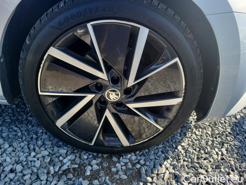  Skoda  Superb  Combi (3V5)(2015) Su.C.2.0TDI 147 4x4 Style Aut #3